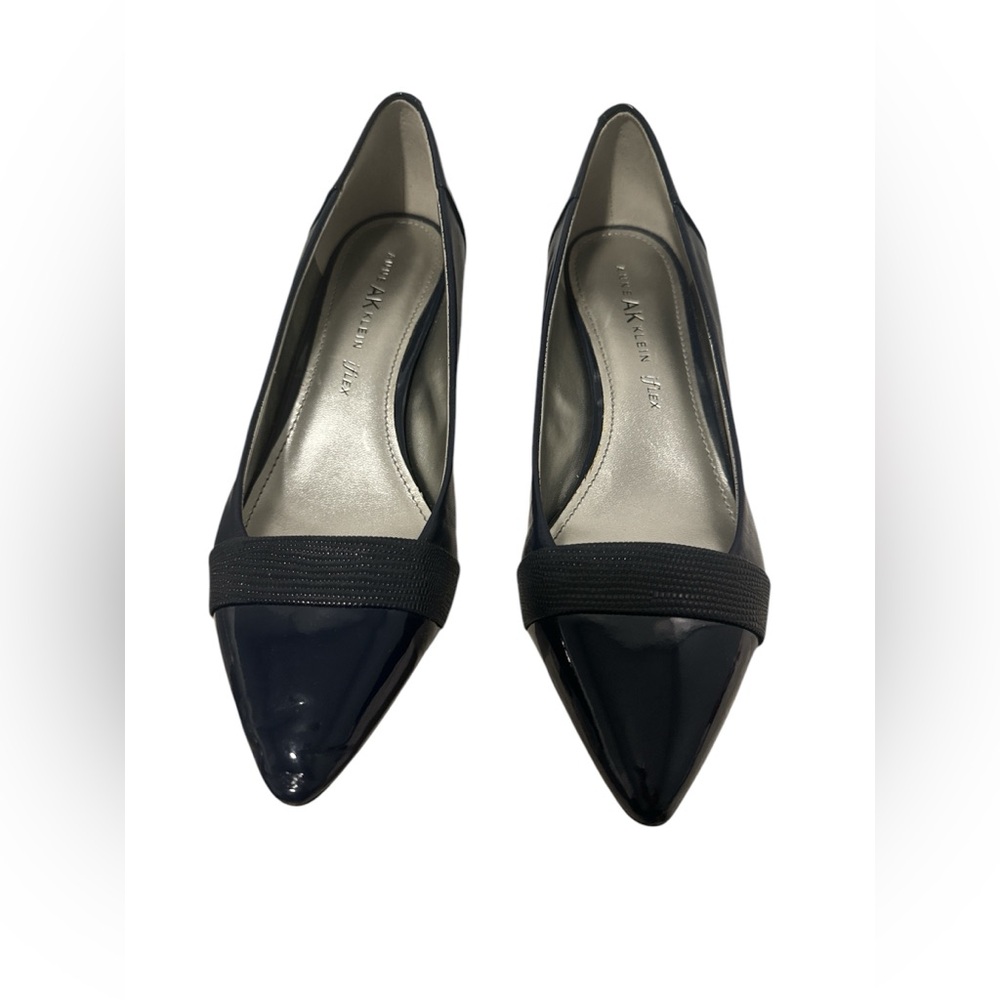 Anne Klein iFlex Navy Blue heels Size 8.